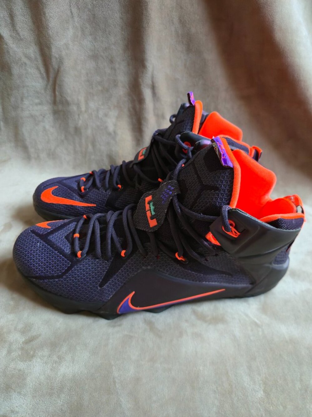 Nike LeBron 12 Instinct Cave Purple Hyper Crimson Men's Size 14 684593-583
